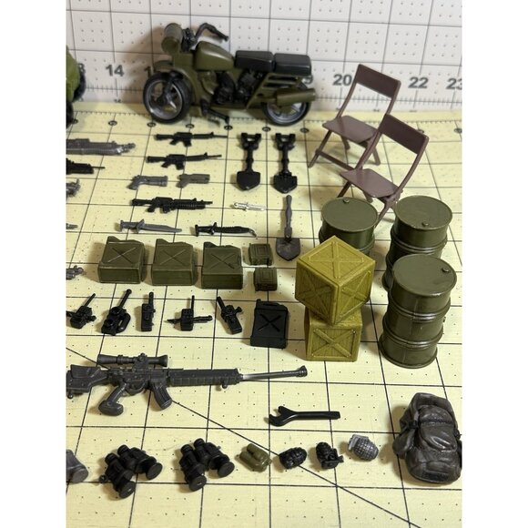 vintage‎ Military Action Assorted Accessories Lot - Picture 4 of 9
